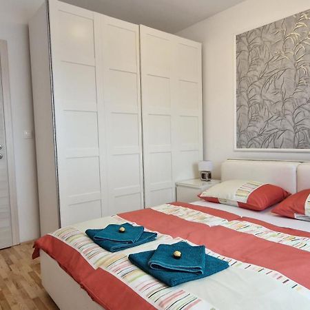 Apartman Plum - Self Check In, Free Parking Osijek Exterior foto