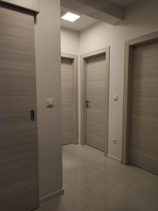 Apartman Plum - Self Check In, Free Parking Osijek Exterior foto