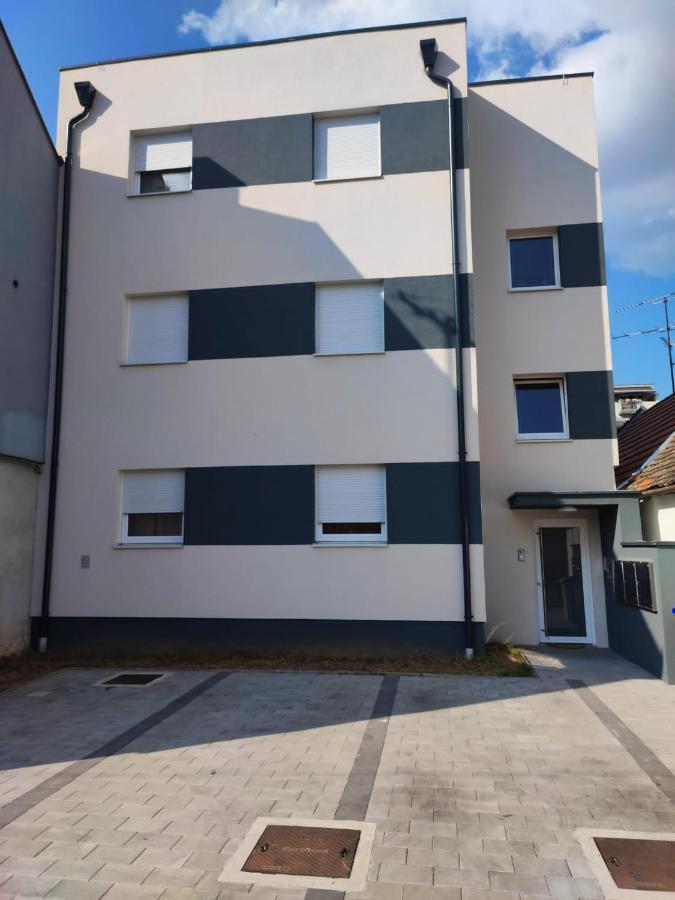 Apartman Plum - Self Check In, Free Parking Osijek Exterior foto